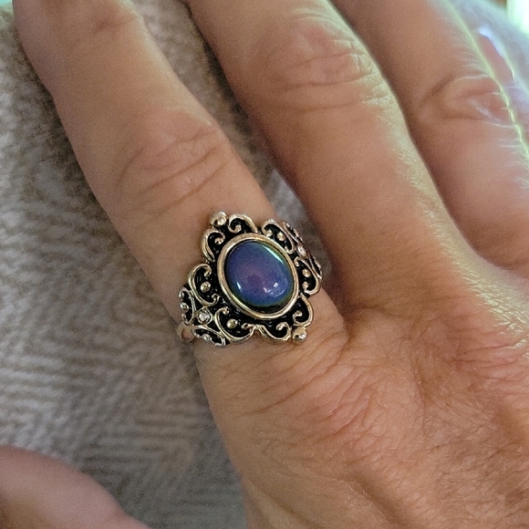 Vintage Jewelry - VINTAGE BOHO MOOD RING